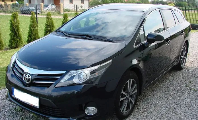 toyota avensis Toyota Avensis cena 30000 przebieg: 270000, rok produkcji 2012 z Wąbrzeźno